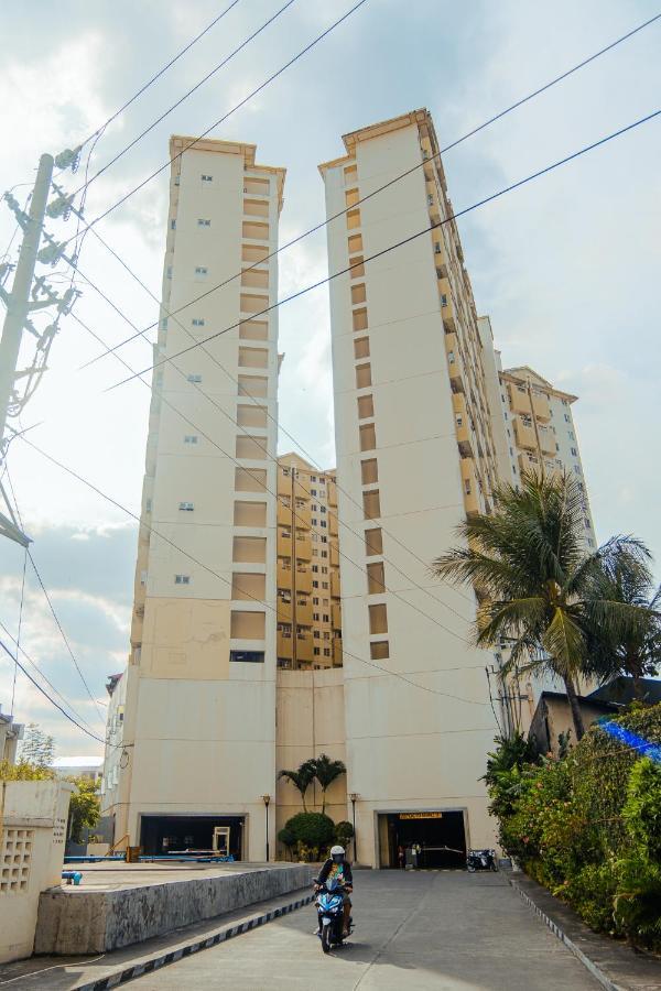 Yong'S Place At Isabelle De Valenzuela Manila Bagian luar foto